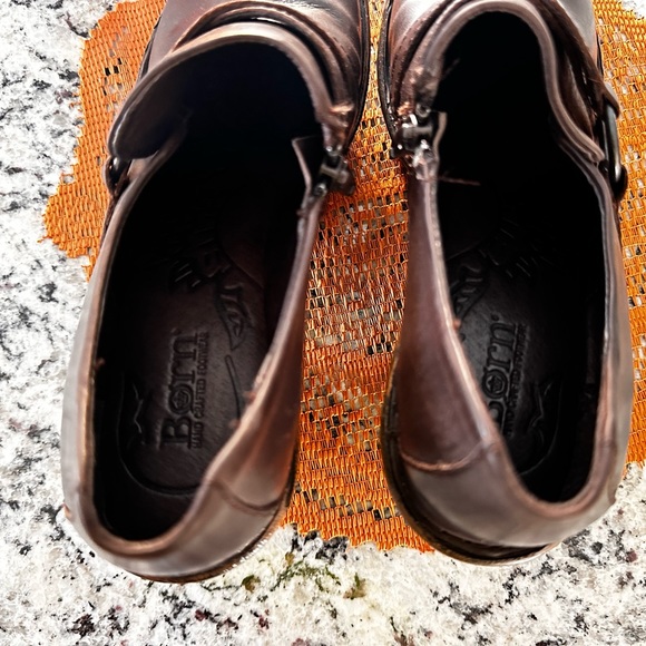 Born Clogs - Picture 7 of 8
